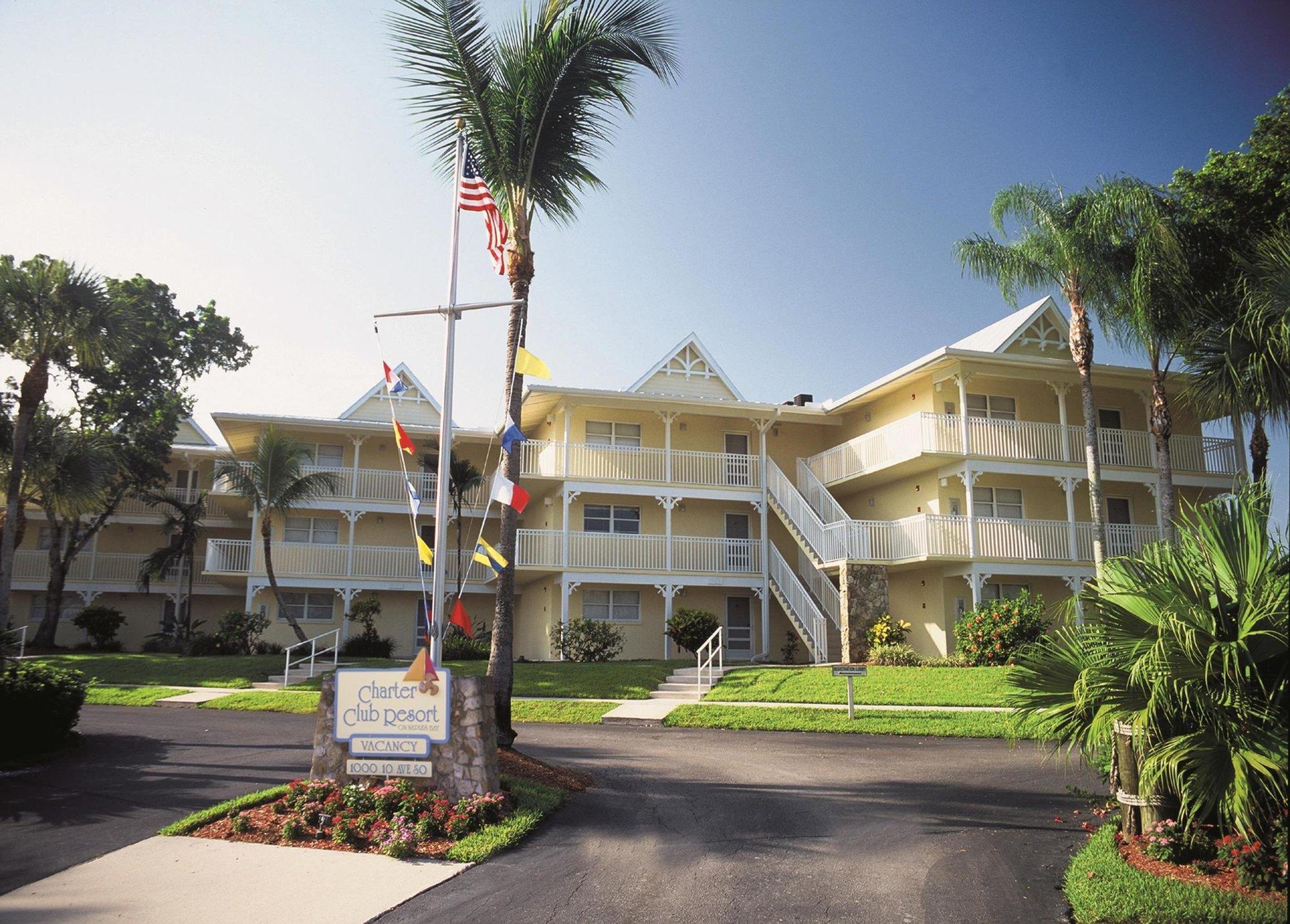 Hilton Vacation Club Charter Club Naples Bay Hotel Екстериор снимка