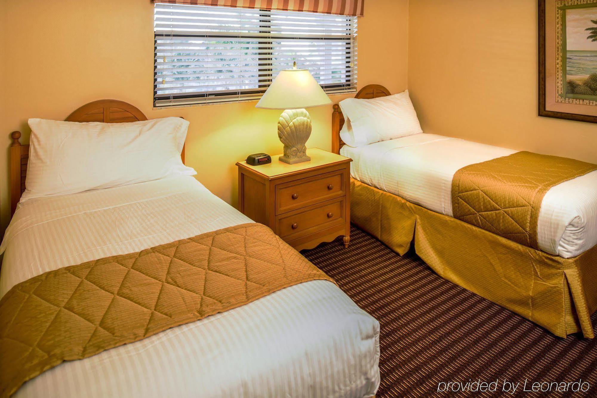 Hilton Vacation Club Charter Club Naples Bay Hotel Екстериор снимка