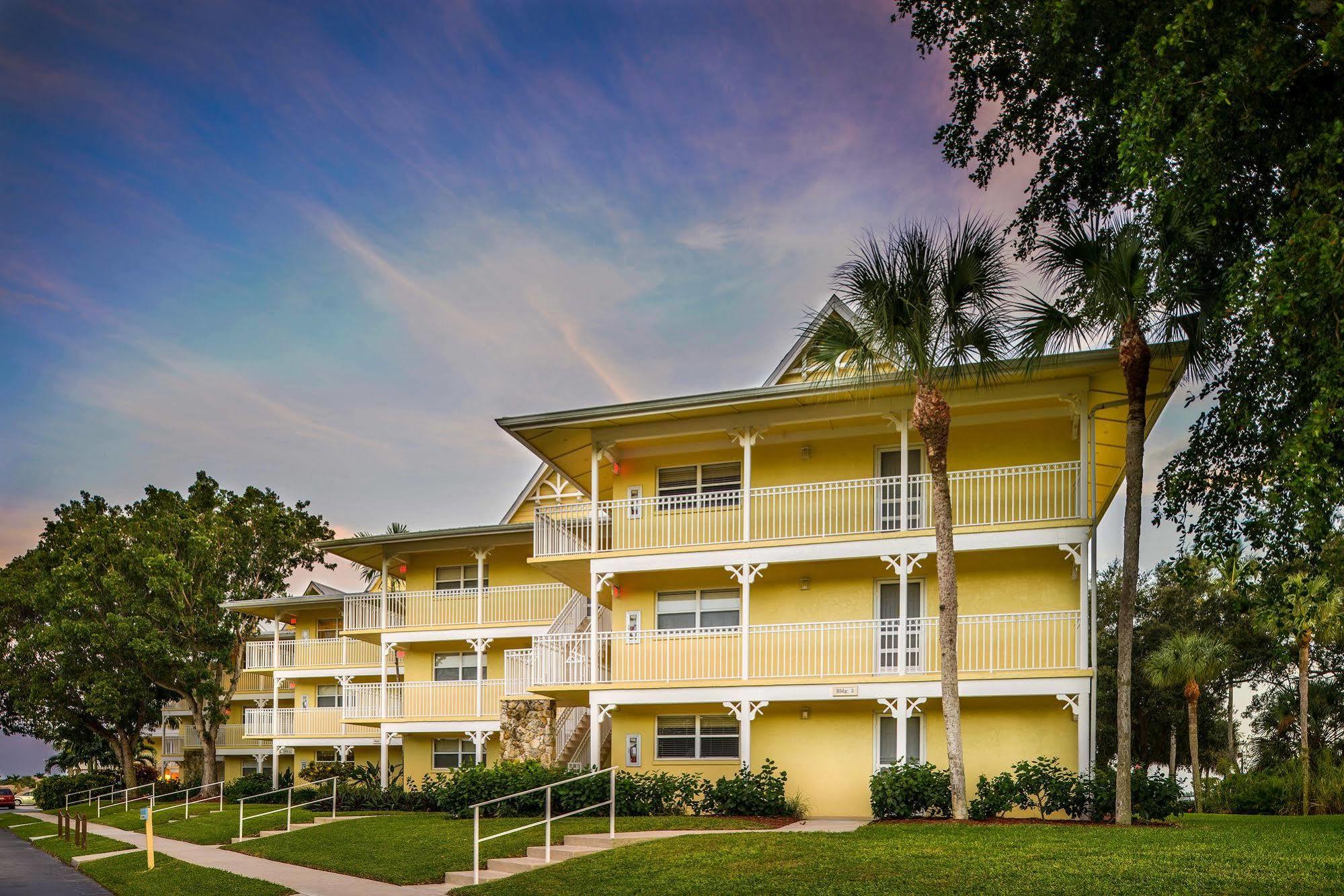 Hilton Vacation Club Charter Club Naples Bay Hotel Екстериор снимка